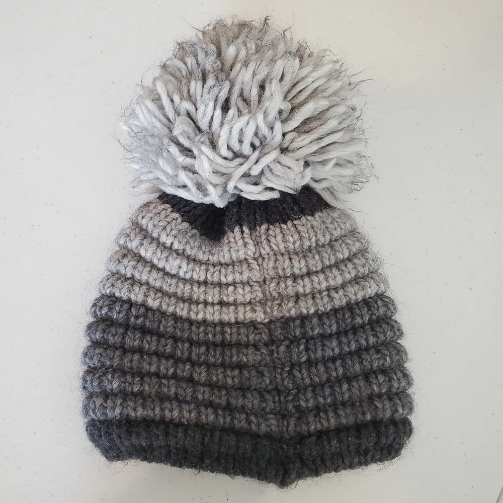 Nardi & Tagliaferri‎ Beanie Poof Pompom Ombre Gray Acrylic Wool Alpaca toques
